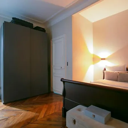 Parisien - Madeleine, Saint Honore Apartment